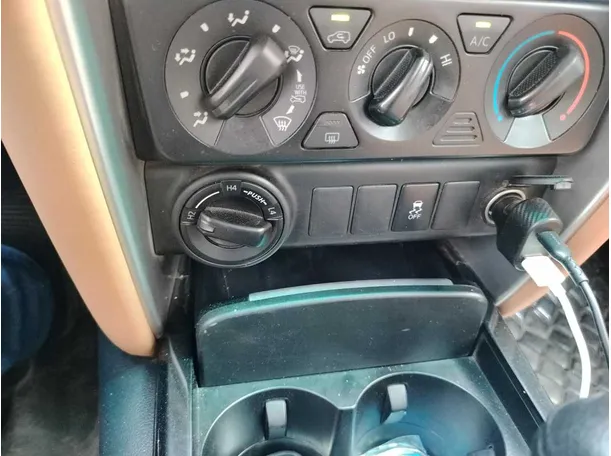 Car image 29