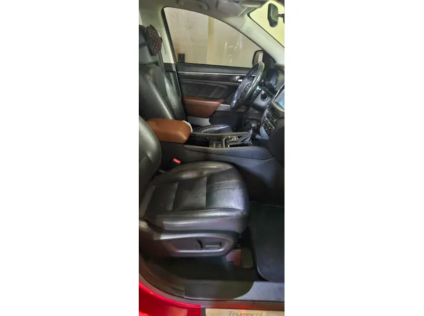 Car image 26