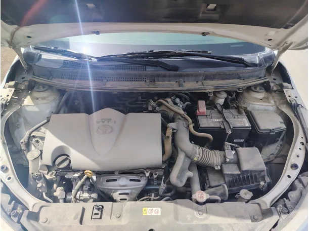 Car image 30