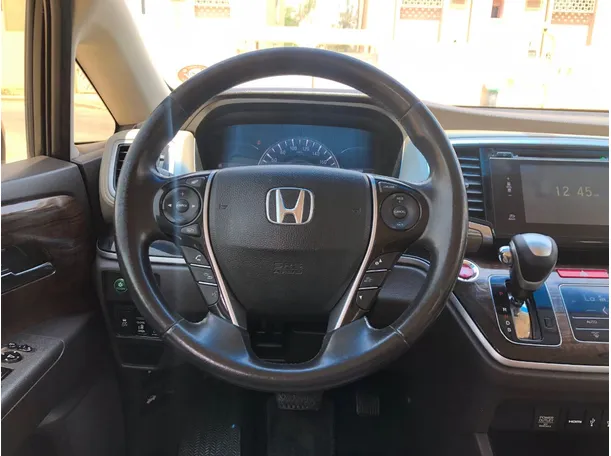 Car image 17