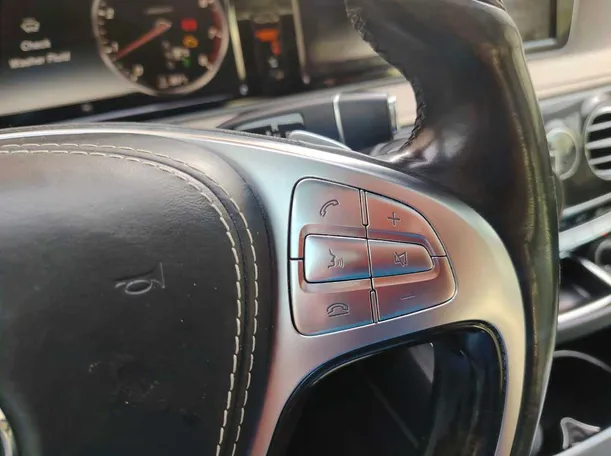 Car image 35