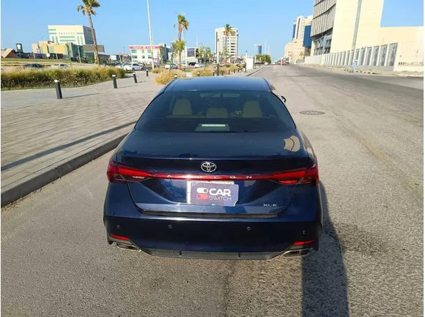 Car image 8