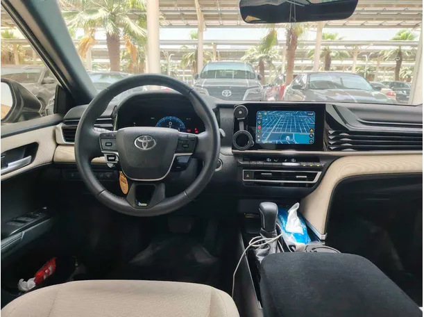 Car image 23