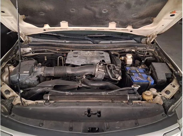 Car image 23