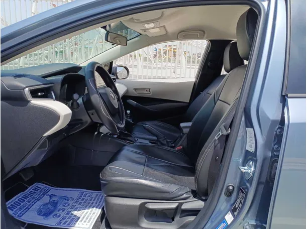 Car image 12