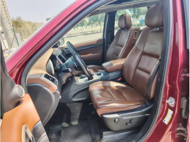 Car image 13