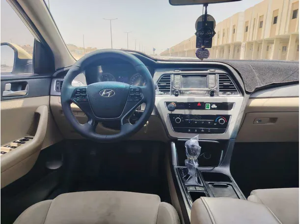 Car image 21
