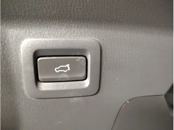 Car image 37