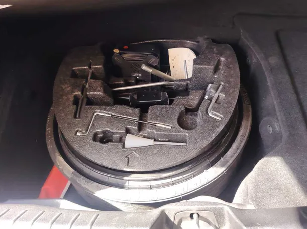 Car image 31