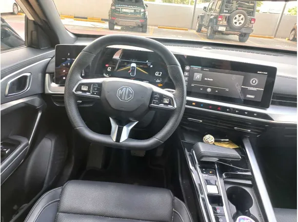 Car image 16
