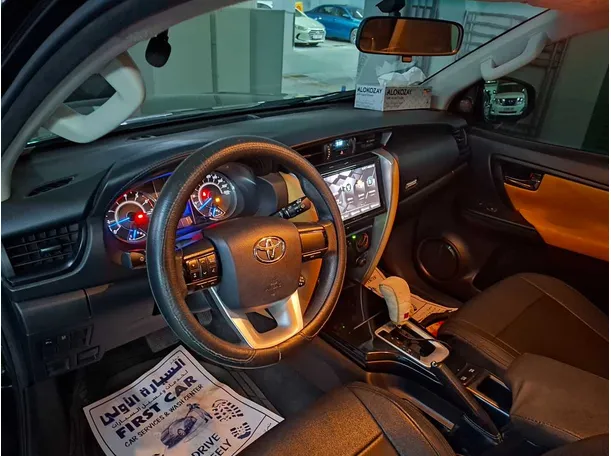 Car image 13