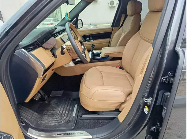 Car image 15