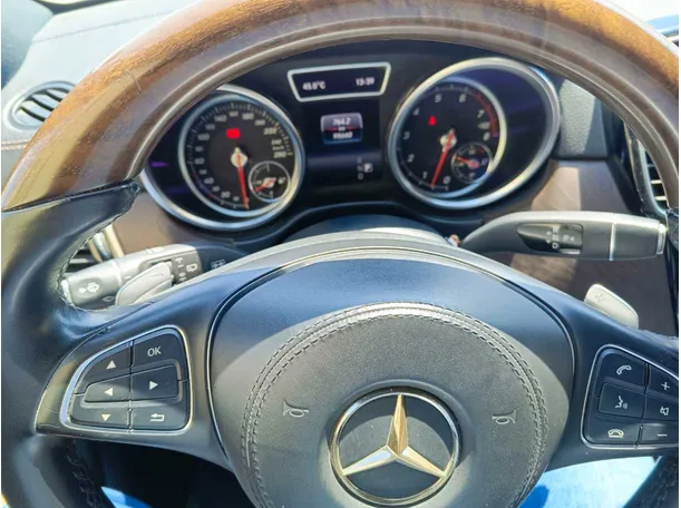 Car image 28