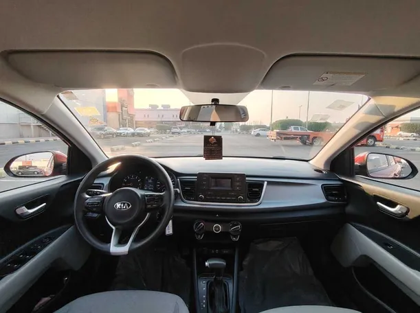 Car image 17