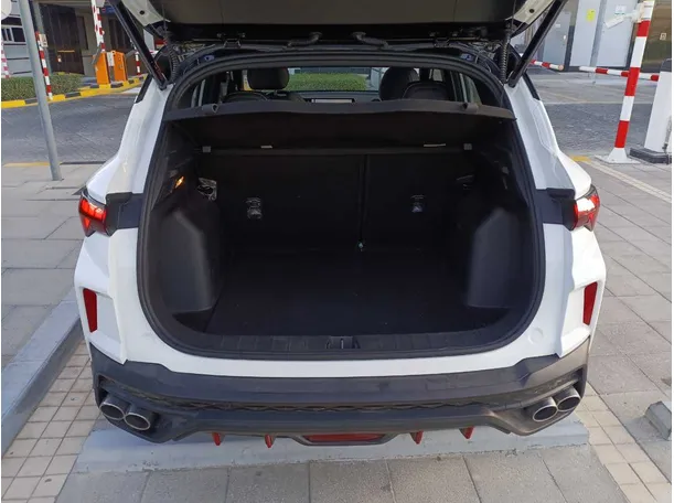 Car image 24