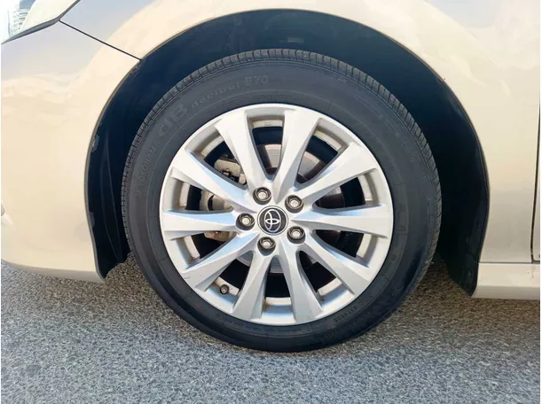 Car image 10