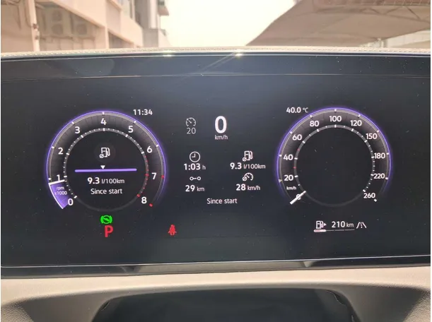 Car image 19