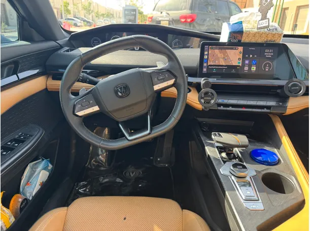 Car image 17