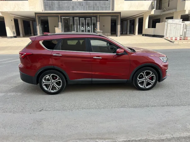 Car image 4