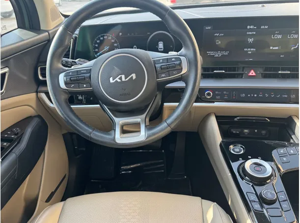 Car image 17