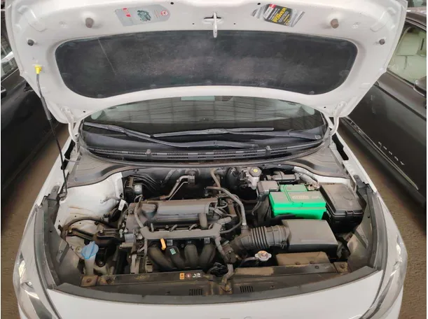 Car image 30
