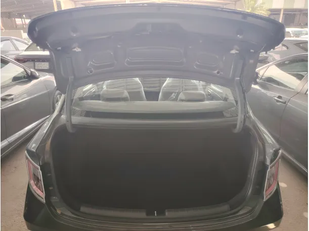 Car image 25