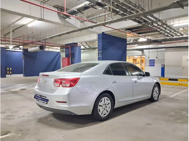 Car image 5