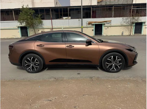 Car image 4