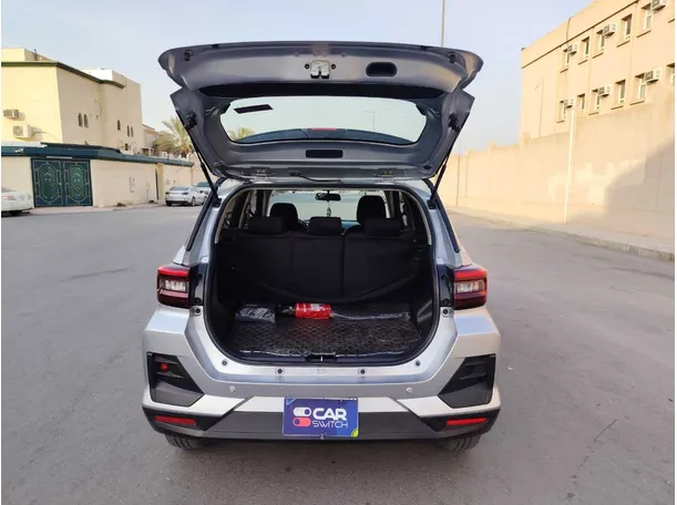 Car image 23