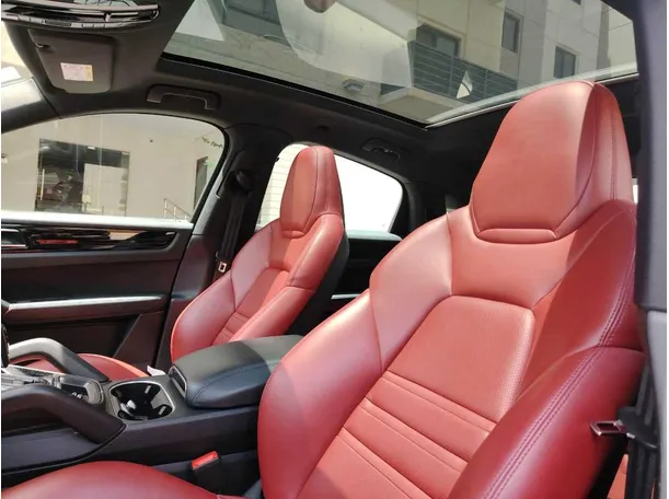 Car image 14