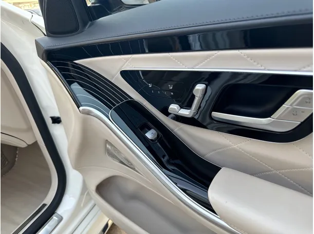 Car image 29