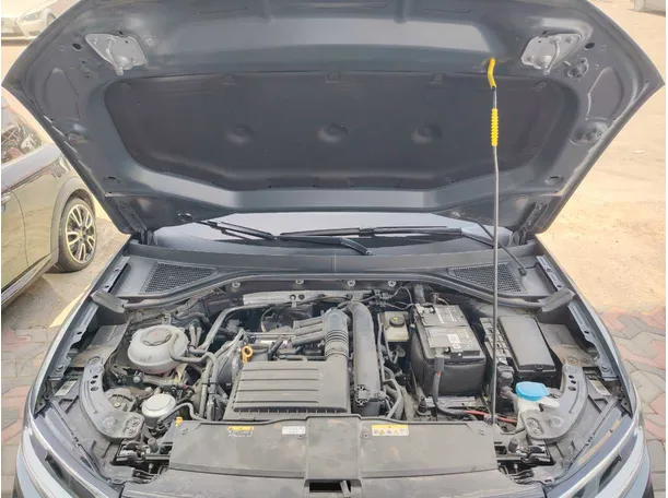 Car image 29