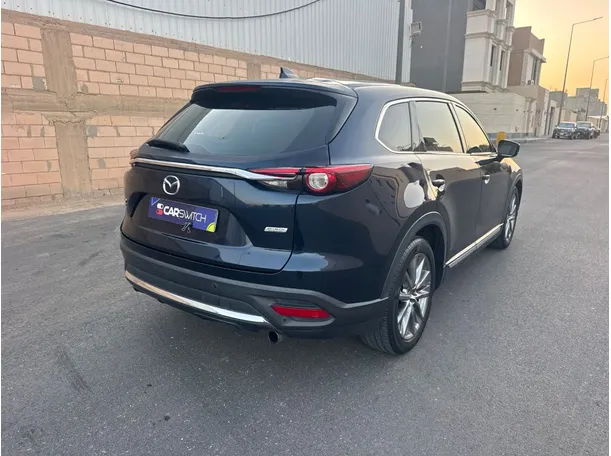 Car image 5