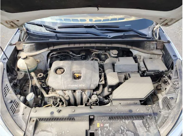 Car image 30