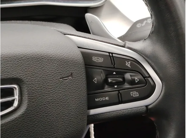 Car image 28