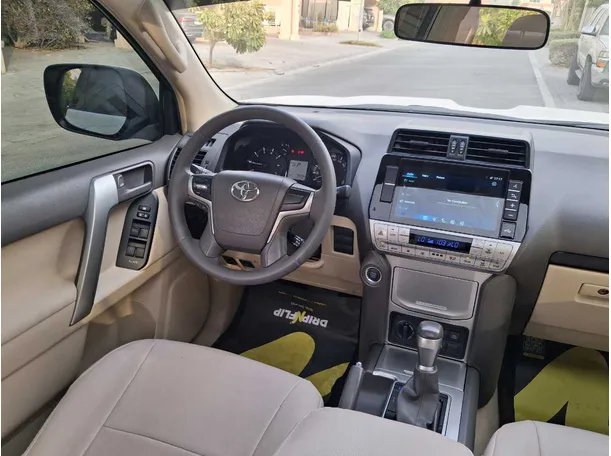 Car image 17