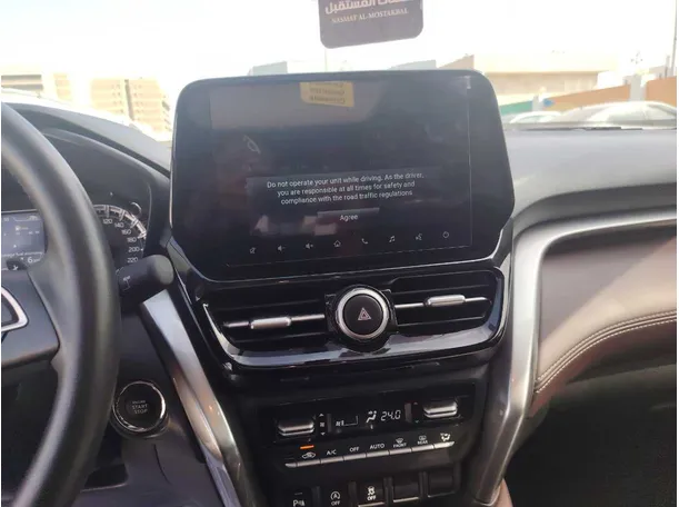 Car image 24
