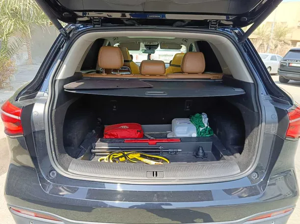 Car image 27