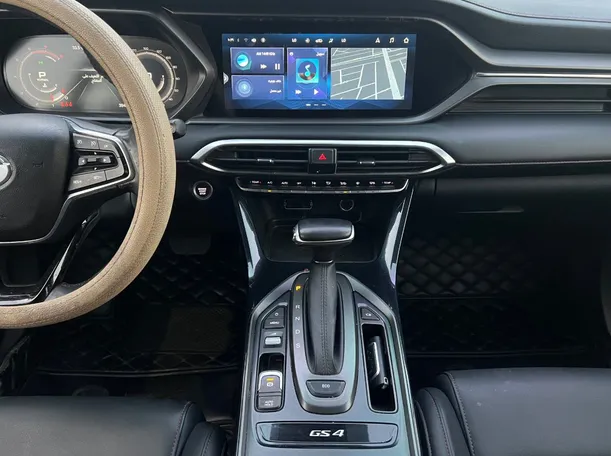 Car image 16