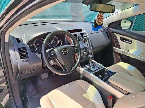 Car image 11