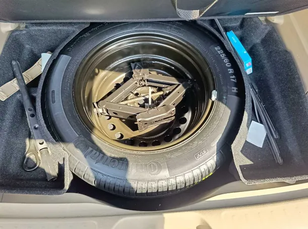 Car image 33