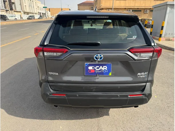 Car image 6