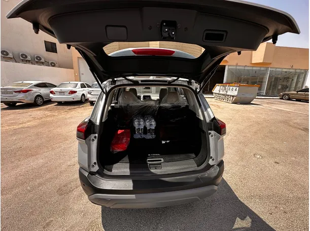 Car image 23