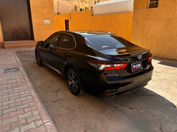 Car image 7
