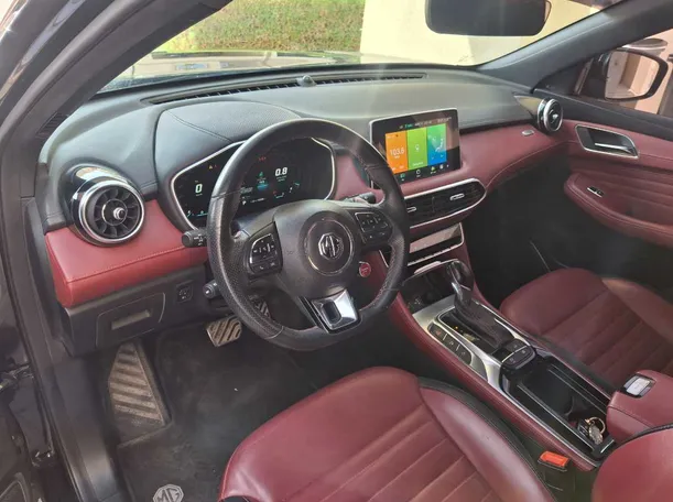 Car image 11