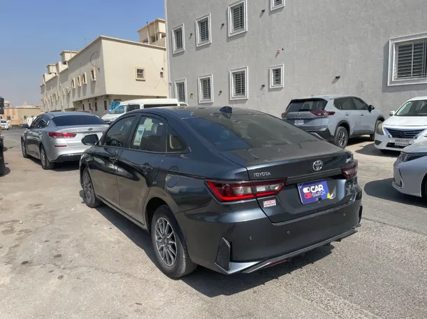 Car image 7