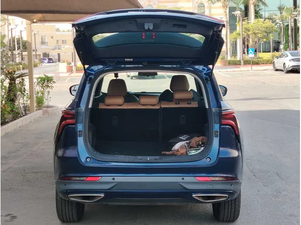 Car image 23