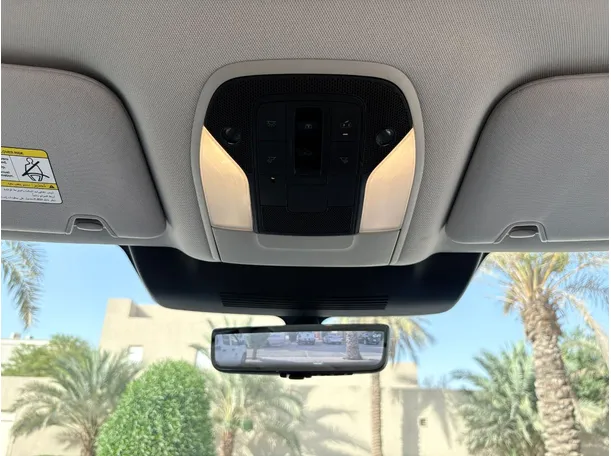 Car image 32