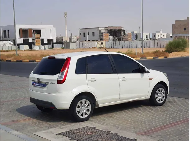 Car image 5