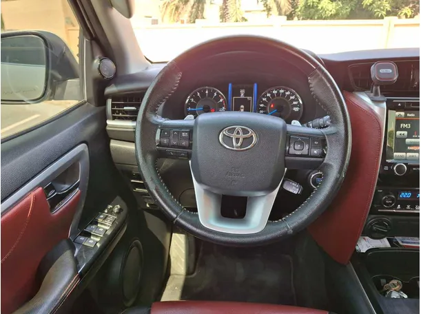 Car image 17